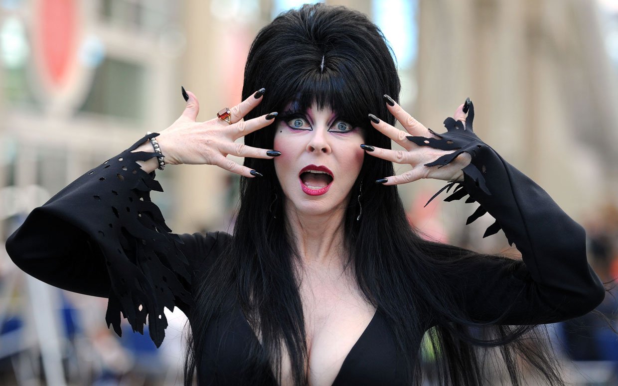 elvira-mistress-of-the-dark-showbiz-analysis-ftr