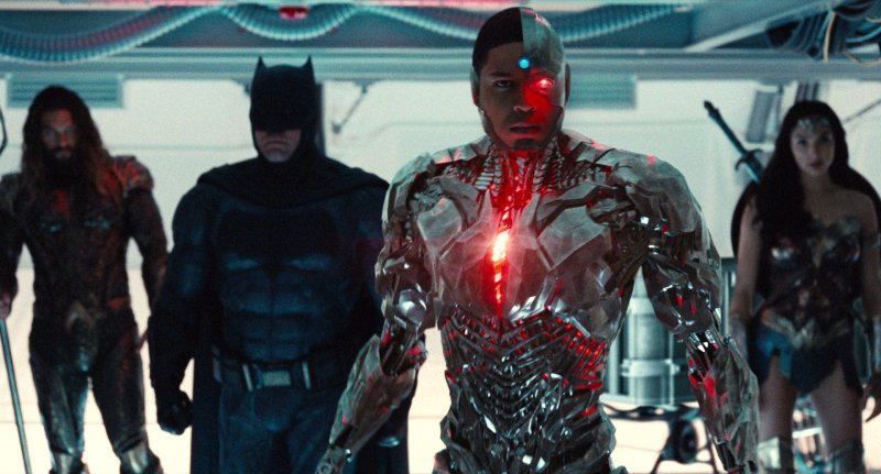 justice-league-actor-says-reshoots-will-lighten-up-the-film