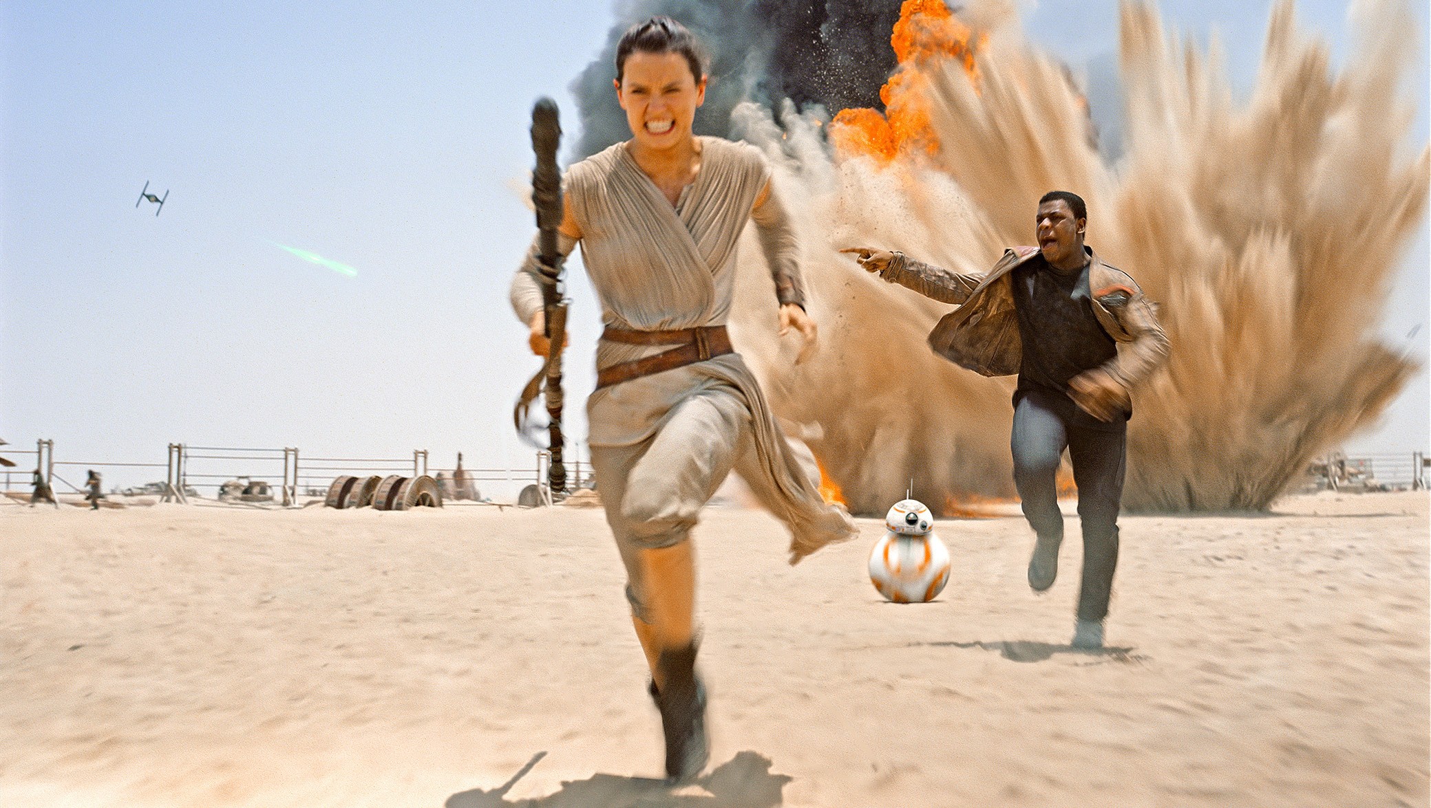 rey-finn-running-e1450207681980