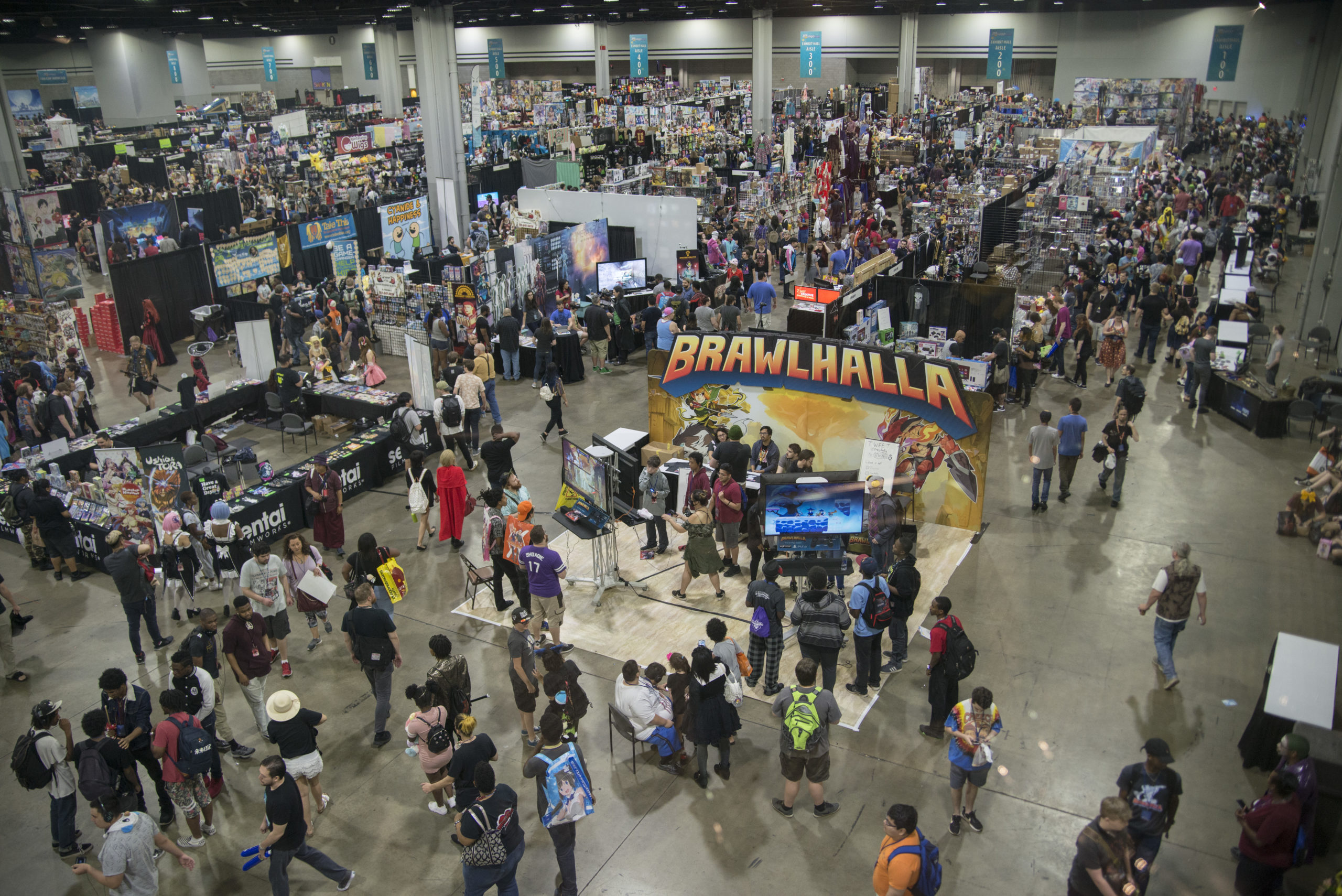 MomoCon 2018 Exhibit Hall (Photo Credit Andrew Michael Phillips)