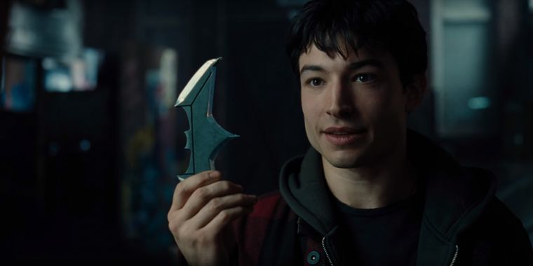 barry-allen-miller-holding-batmans-batarang-in-justice-leage-trailer